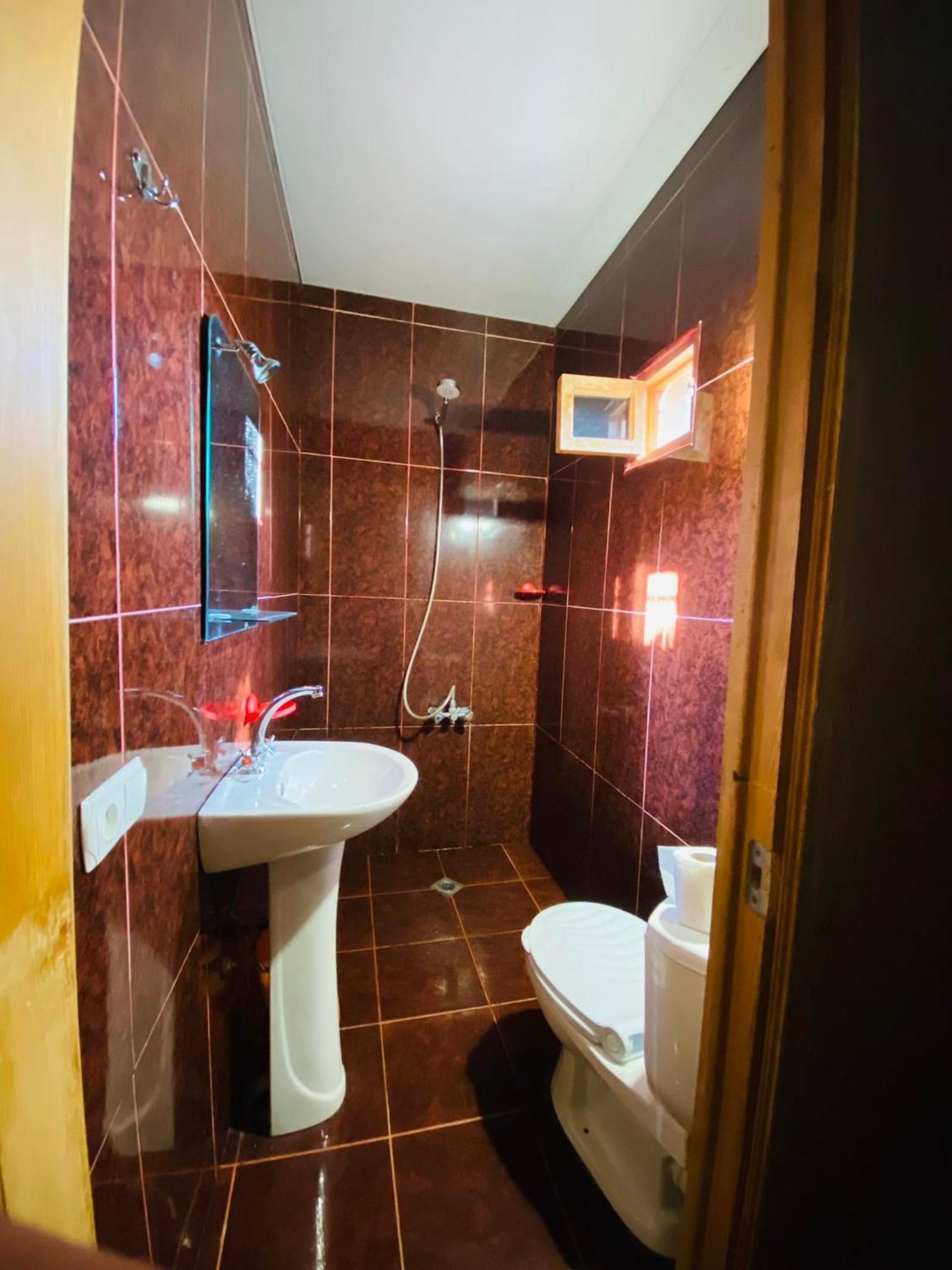Guest House Khatuna Боржоми Екстериор снимка