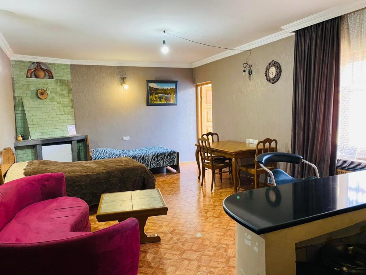 Guest House Khatuna Боржоми Екстериор снимка